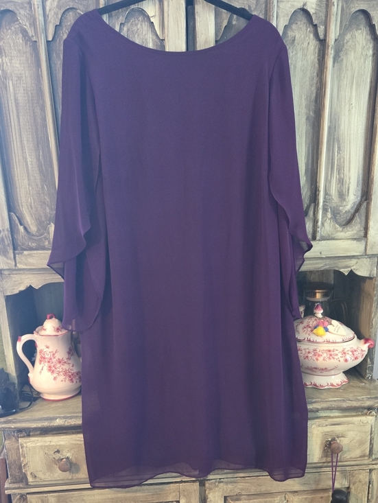 Dresses & Skirts - Women's Long Sleeve Shift Dress in Deep Plum